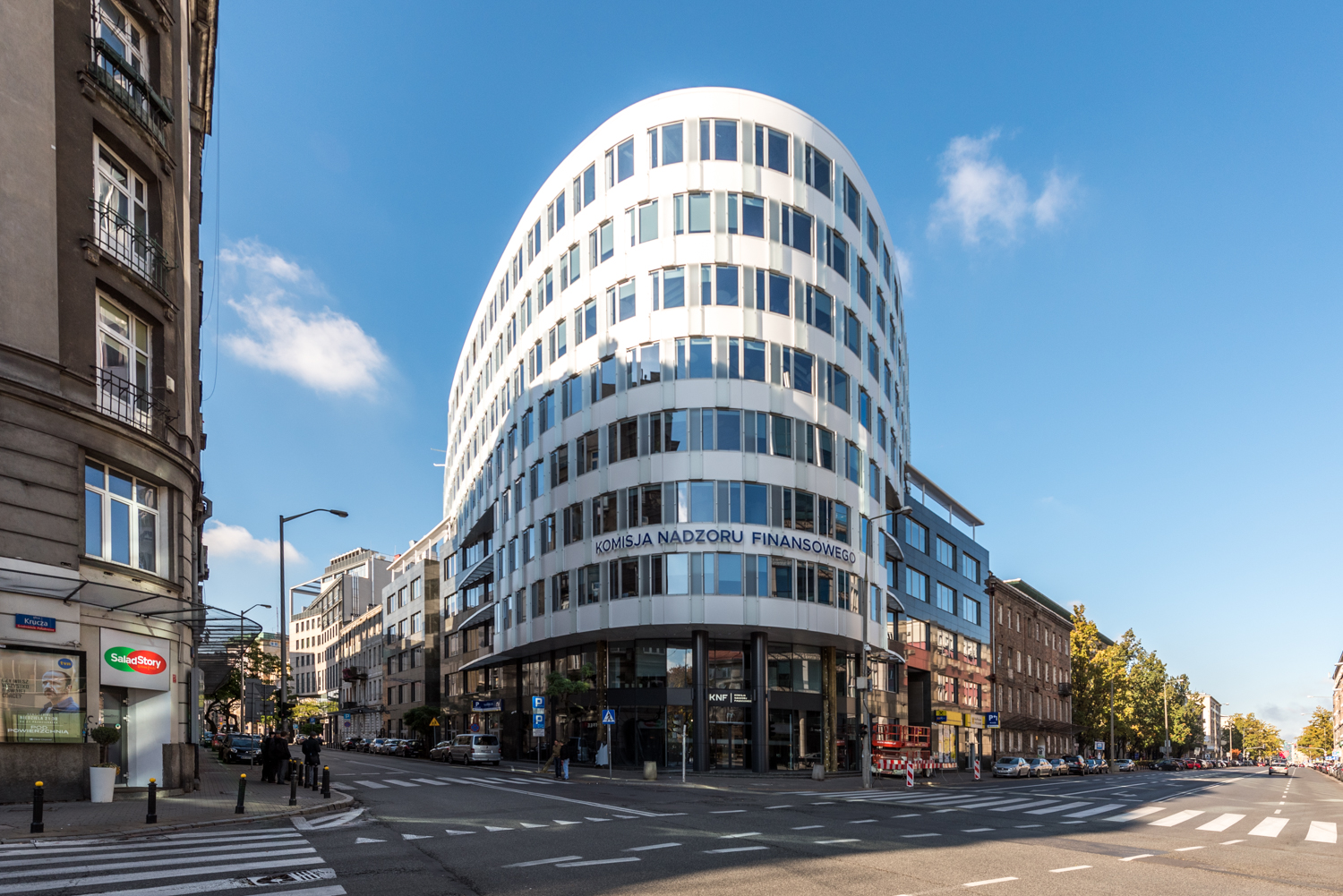 Zdjęcie architektury budynku Raiffeisen Business Center (obecnie biurowiec Piękna 2.0)